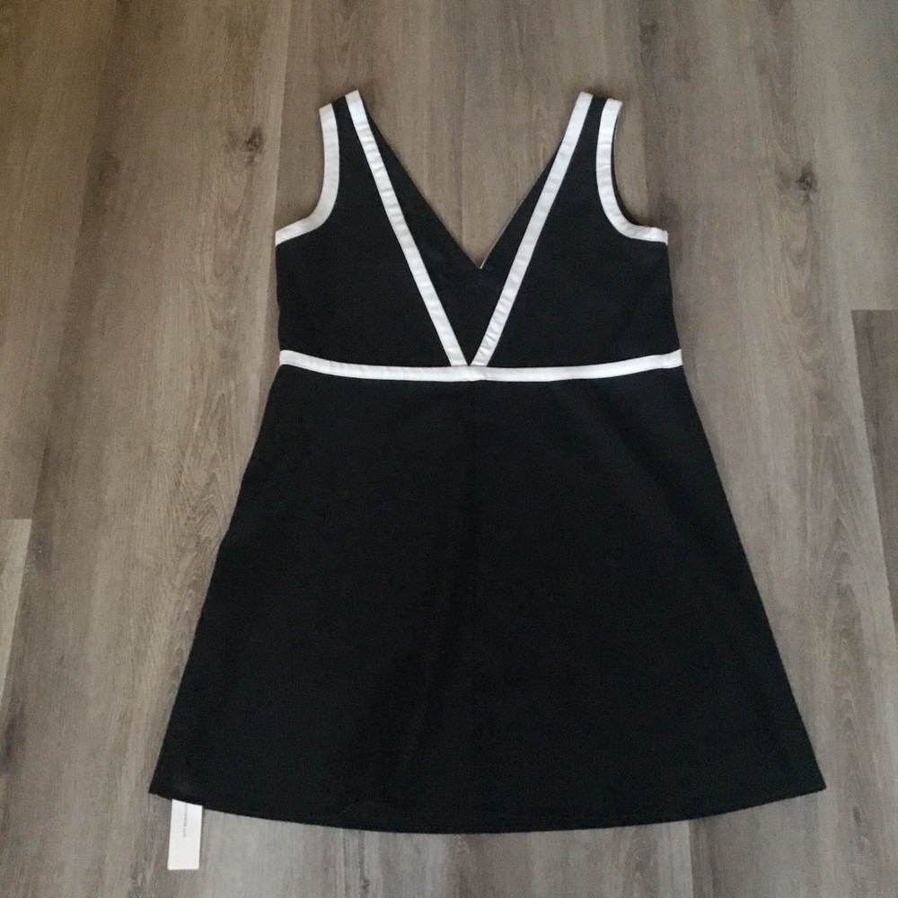 Commense Contrast V-Neck Linen Blend Mini Dress